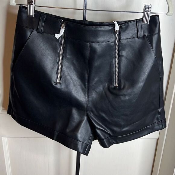 BLANK NYC Vegan Leather Shorts Zip Detail Black Nwt Size 28 - Picture 3 of 6